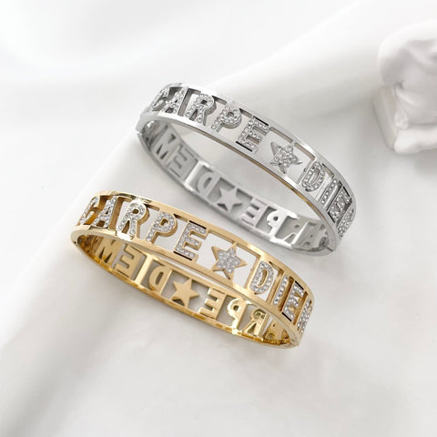 Bracciale Rigido "Amore" – Eleganza e Significato in un Gioiello Unico